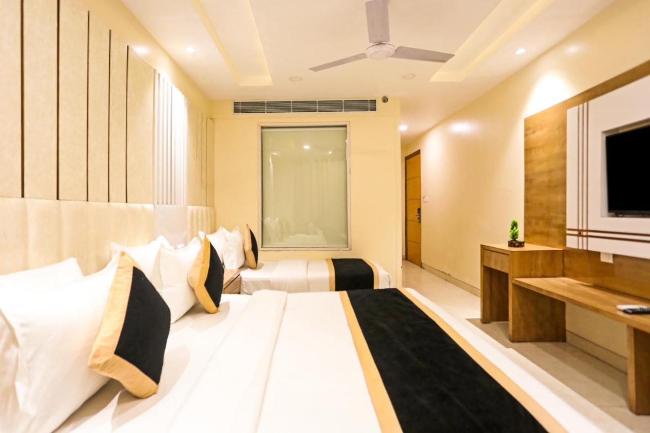 Hotel Worth Newly Bulit - Új-Delhi Kültér fotó