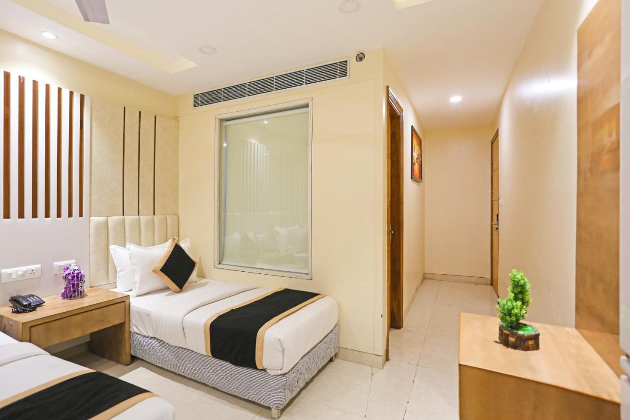 Hotel Worth Newly Bulit - Új-Delhi Kültér fotó