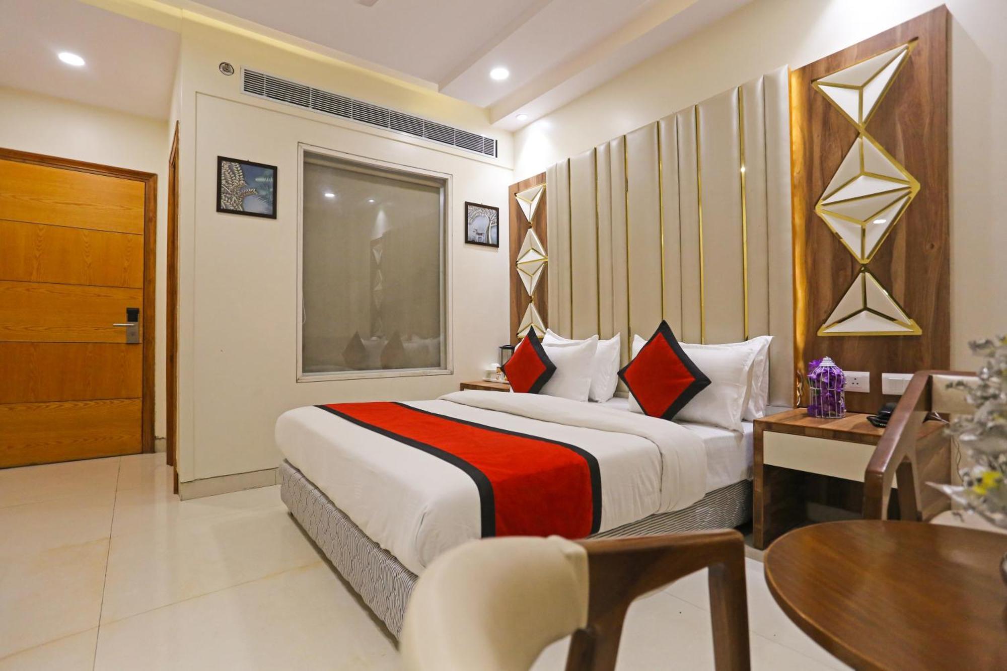 Hotel Worth Newly Bulit - Új-Delhi Kültér fotó