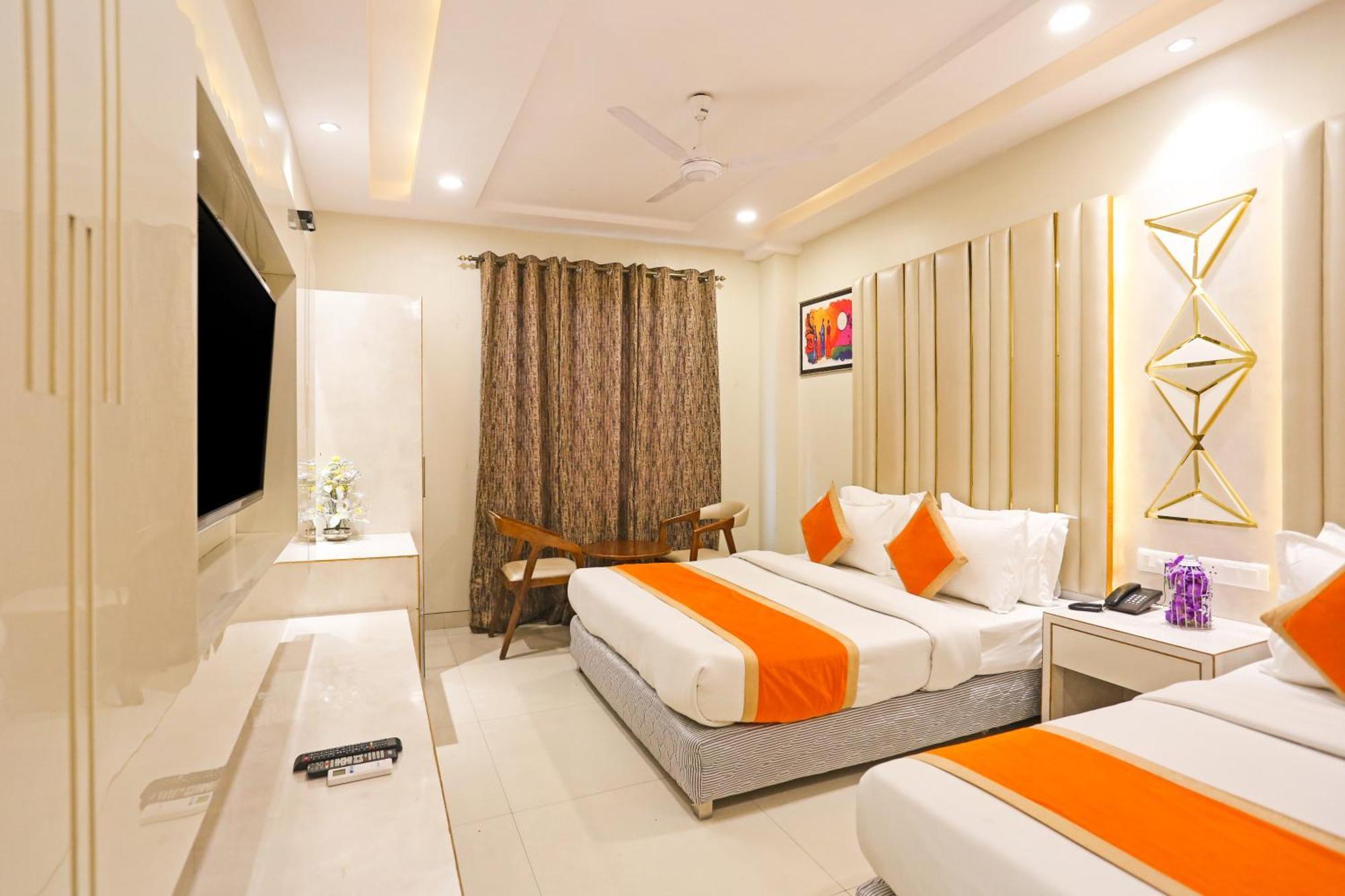 Hotel Worth Newly Bulit - Új-Delhi Kültér fotó