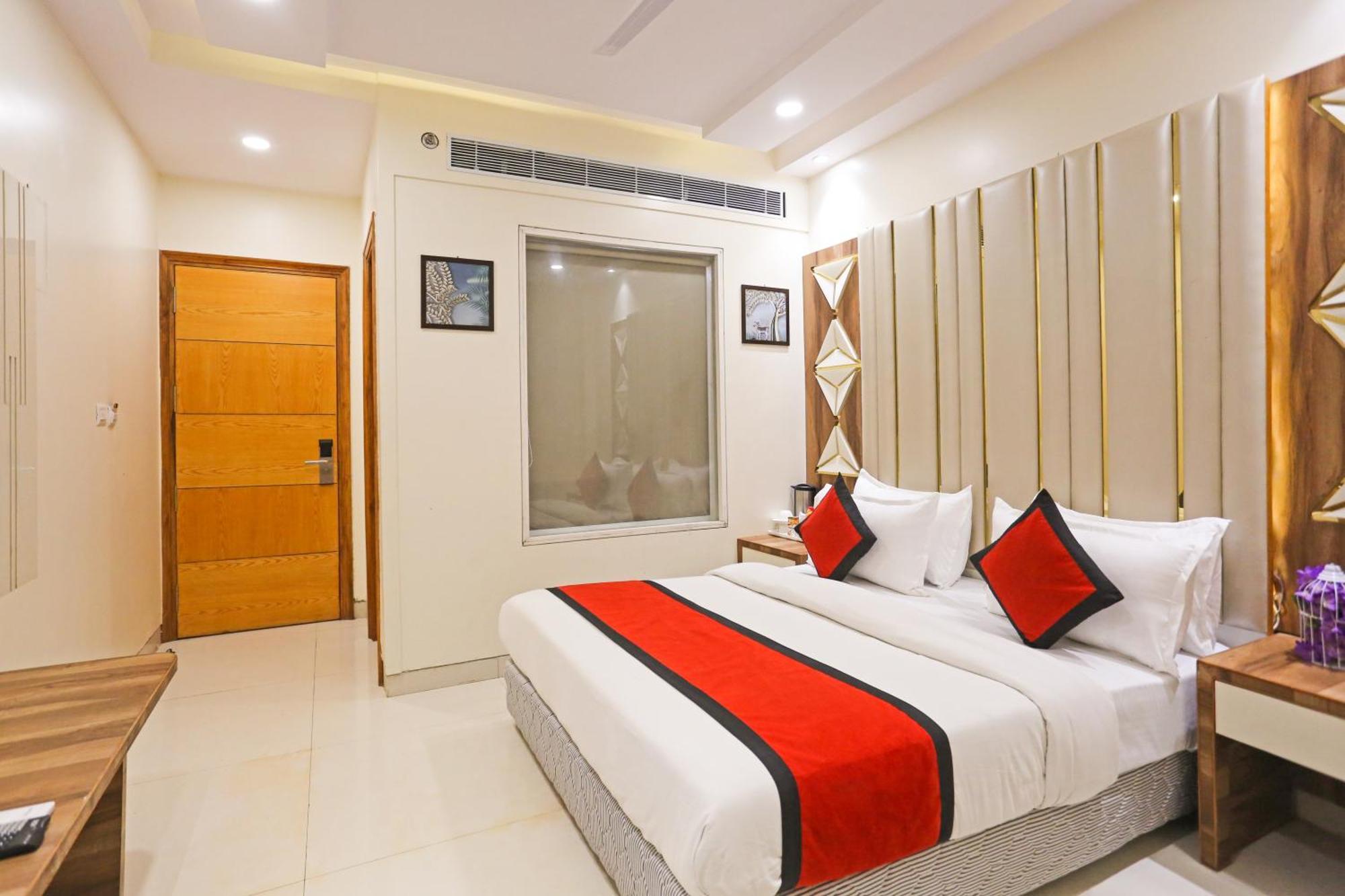 Hotel Worth Newly Bulit - Új-Delhi Kültér fotó