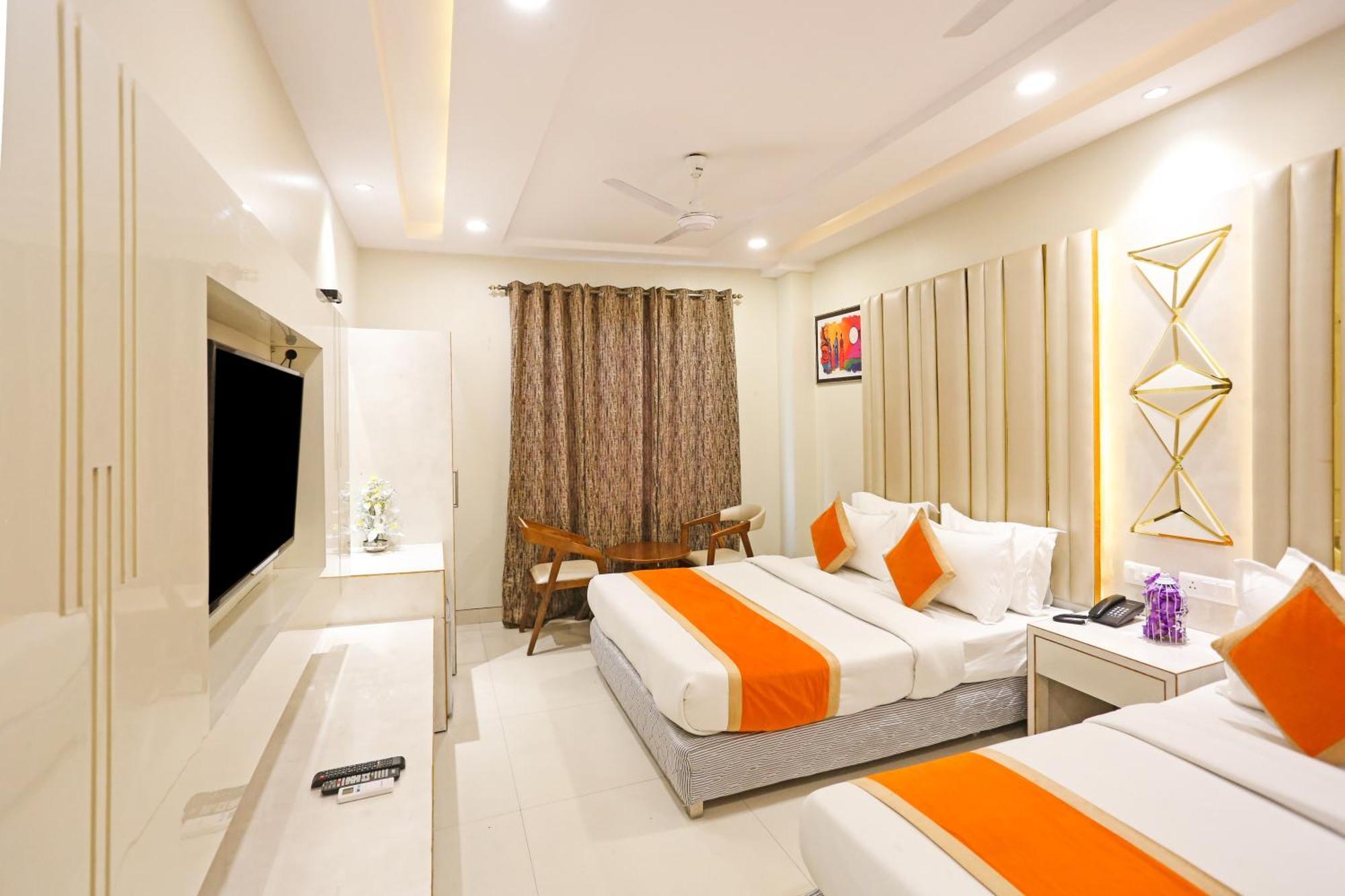 Hotel Worth Newly Bulit - Új-Delhi Kültér fotó